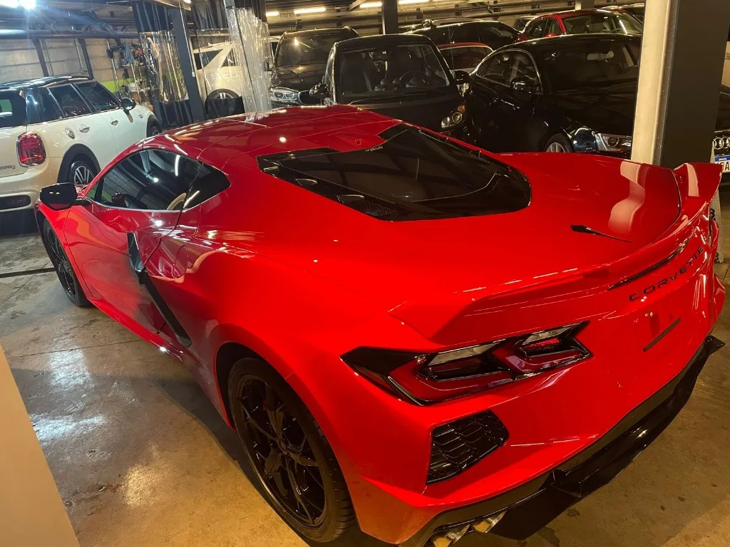Traseira de Corvette C8 com aplicação de insulfilm de alta performance nano cerâmica
